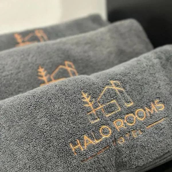 Halo Rooms Hotel，位于Wakaf Baharu的酒店