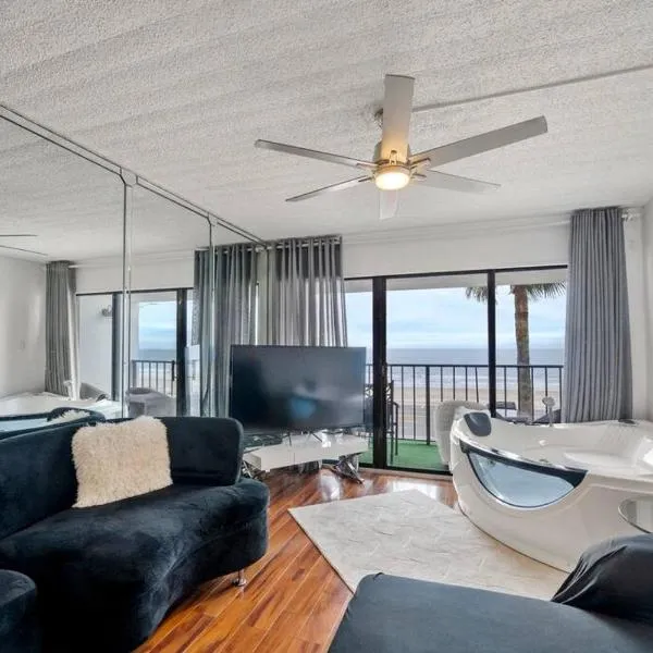 Bello condominio con vista al mar, jacuzzi interno，位于加尔维斯敦的酒店