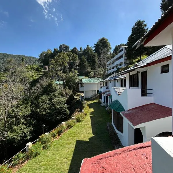 Kumaon Roop Resort Near Kainchi Dham，位于奈尼塔尔的酒店