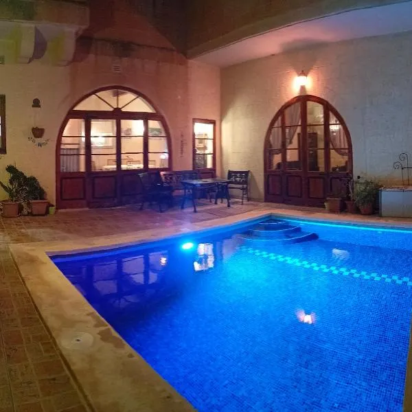 Arthome - guest rooms，位于阿尔卜的酒店