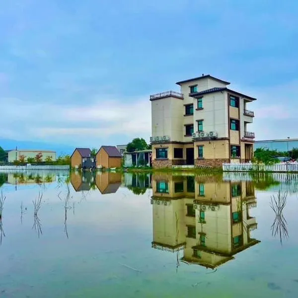 騎馬在對面民宿，位于宜兰市的酒店