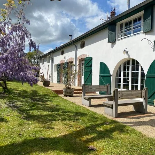 Chambres d'hôtes Maison Narbay aux portes du pays Basque，位于卡布勒通的酒店