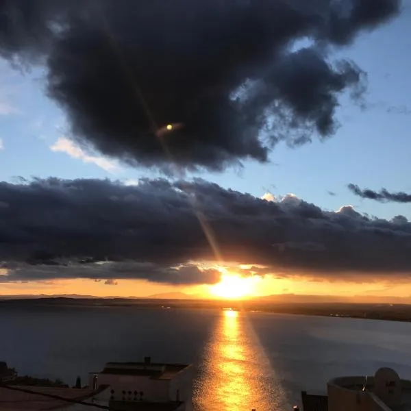 Las mejores puestas de sol，位于罗萨斯的酒店