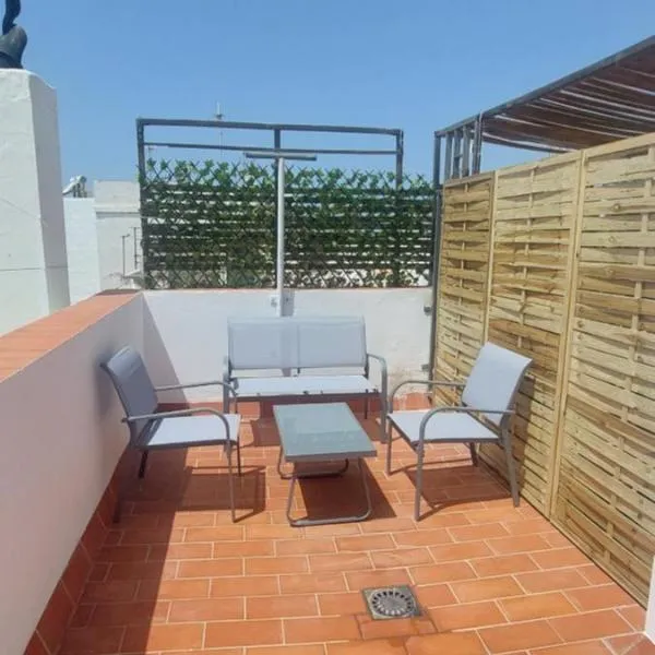 Apartamento Dasudana，位于科尼尔-德拉弗龙特拉的酒店