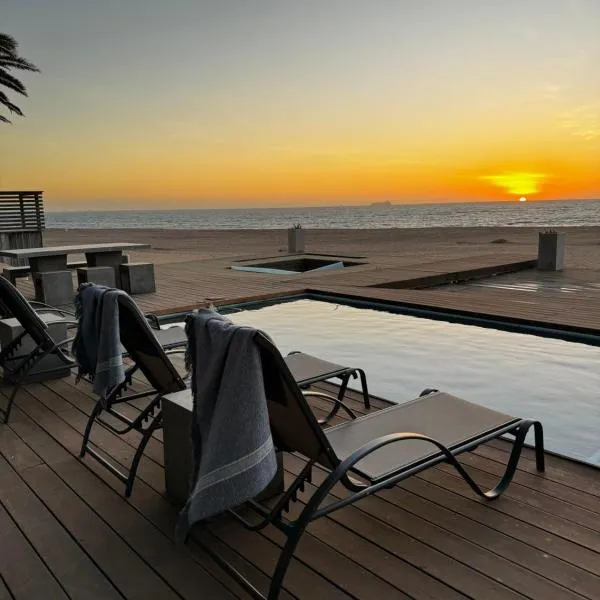 Beachfront Luxury Oasis，位于Rand Rifles的酒店