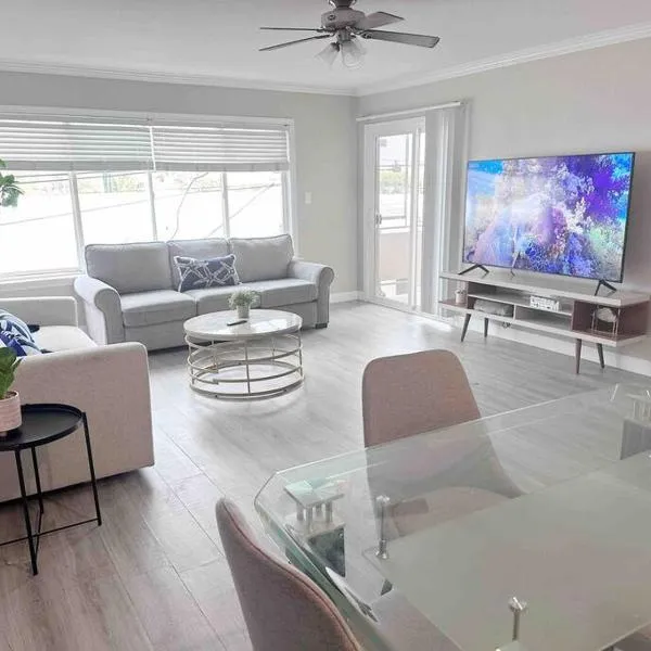 Spacious South Bay Condo，位于托伦斯的酒店