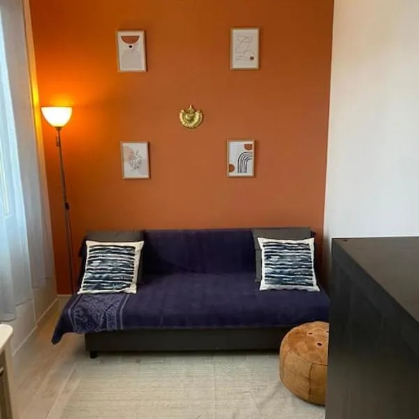 Studio cosy avec jardin Chatou，位于沙图的酒店