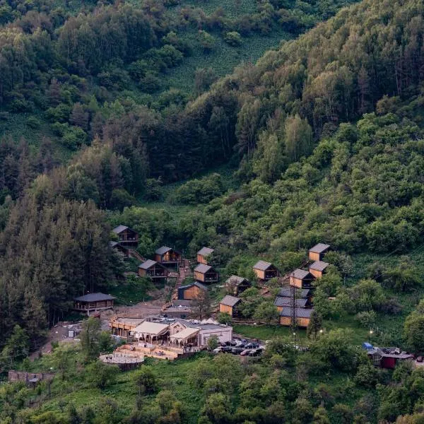 Qazaq Auyl Eco Hotel，位于阿拉木图的酒店