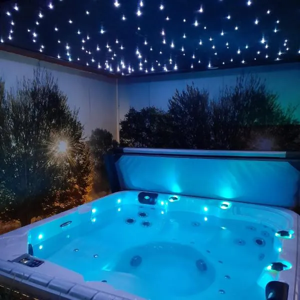 Drents Genieten - Dopheide met privé jacuzzi en sauna，位于Erm的酒店