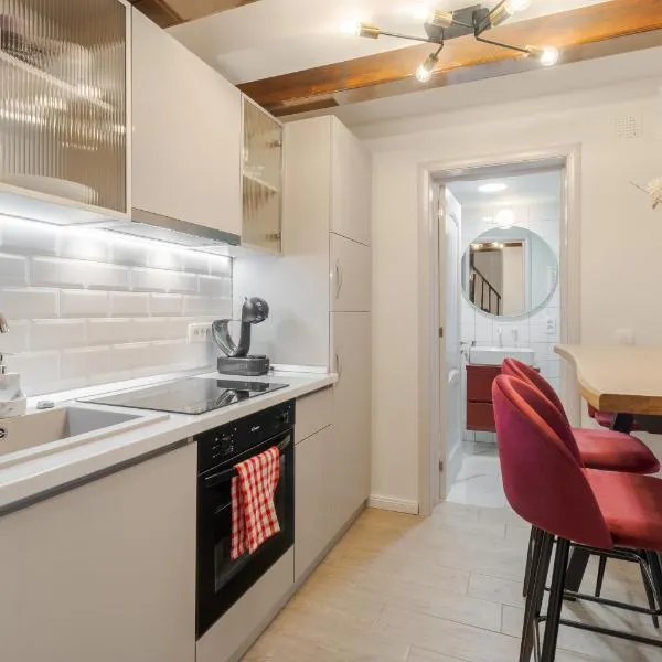 Apartament Ultra-Central Elegant + Free Parking + Self Check-In，位于奥拉迪亚的酒店