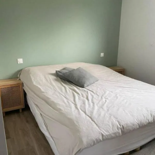 Chambre proche circuit 24H，位于Moncé-en-Belin的酒店