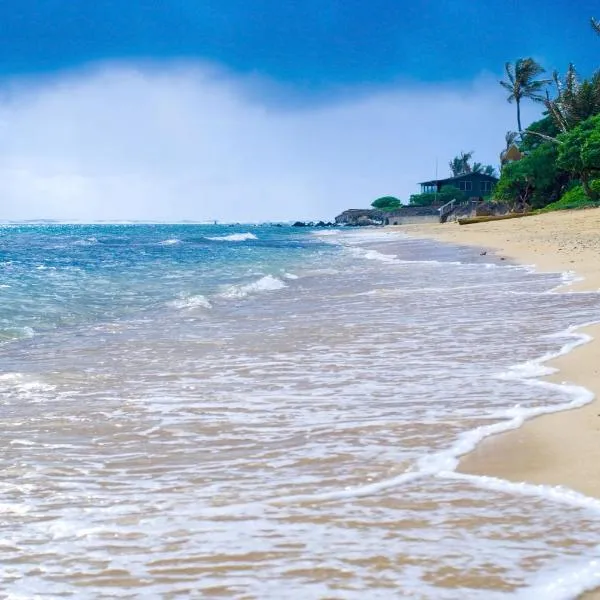 Location Location, By golf and beach，位于卡胡库的酒店