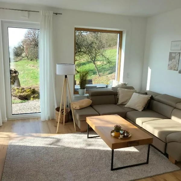 Ferienwohnung Rote Leite，位于Ebensfeld的酒店