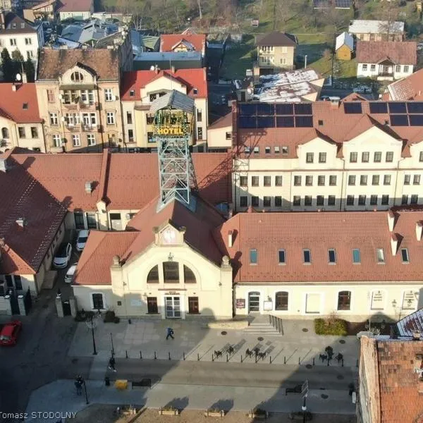 Hotel Sutoris，位于Nowy Wiśnicz的酒店