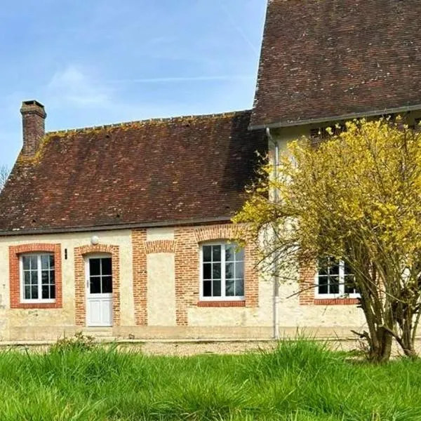 Gîtes du Country Club R&S，位于La Puisaye的酒店