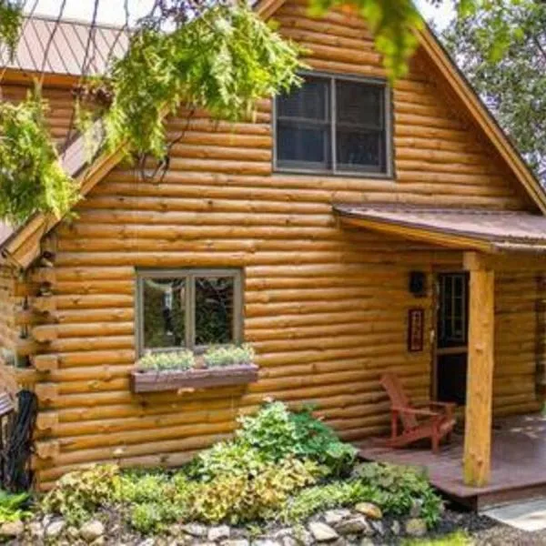 Colgate Cabin #6，位于Hamilton的酒店