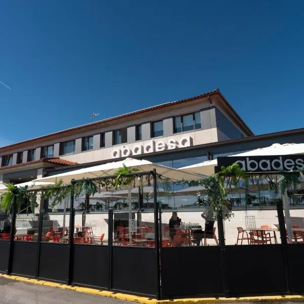 Restaurante Hotel Abadesa，位于维拉贡扎罗-佩德纳雷斯的酒店