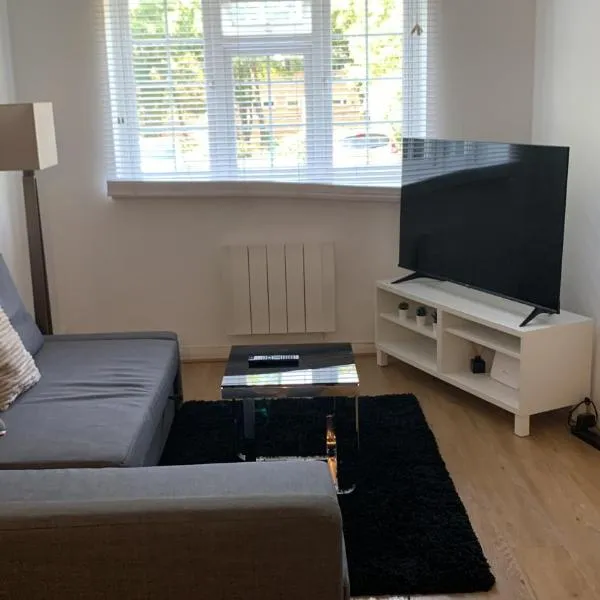 1 bed Flat Service Apartment Beckenham with Free Parking，位于贝肯翰姆的酒店