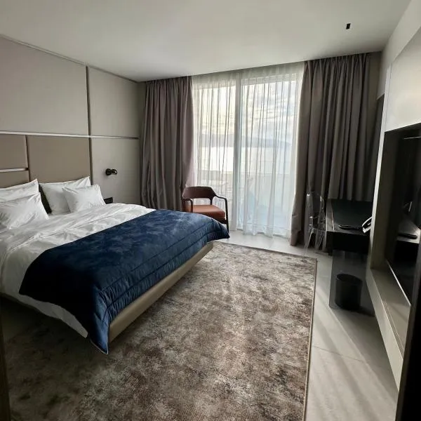 Abi's Hotel & SPA Vlore，位于伏罗拉的酒店