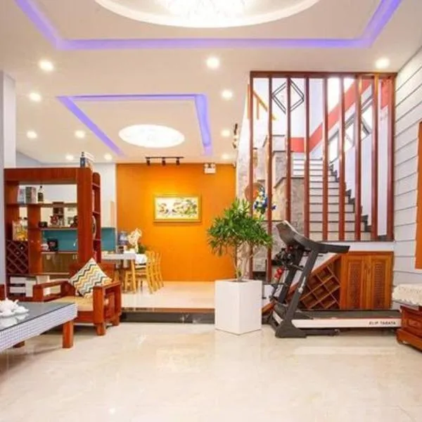 Leila House - DaNang Central - 3BRs - Free Airport Shuttle，位于岘港的酒店