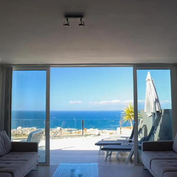 Azure Sky Villa - Panoramic ocean view, luxury, San Eugenio，位于阿罗纳的酒店