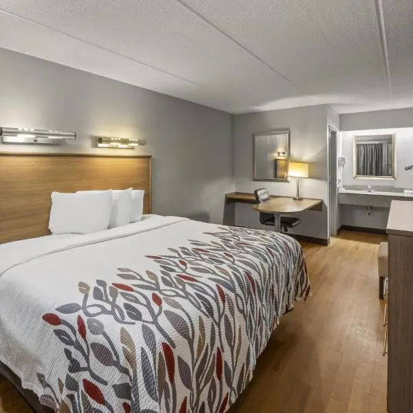 Red Roof Inn Greensboro Airport，位于格林斯伯勒的酒店