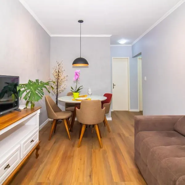 APTO 2 DORM PRÓXIMO CONSULADO AMERICANO, FIERGS, C0MPLETO E GARAGEM，位于阿雷格里港的酒店