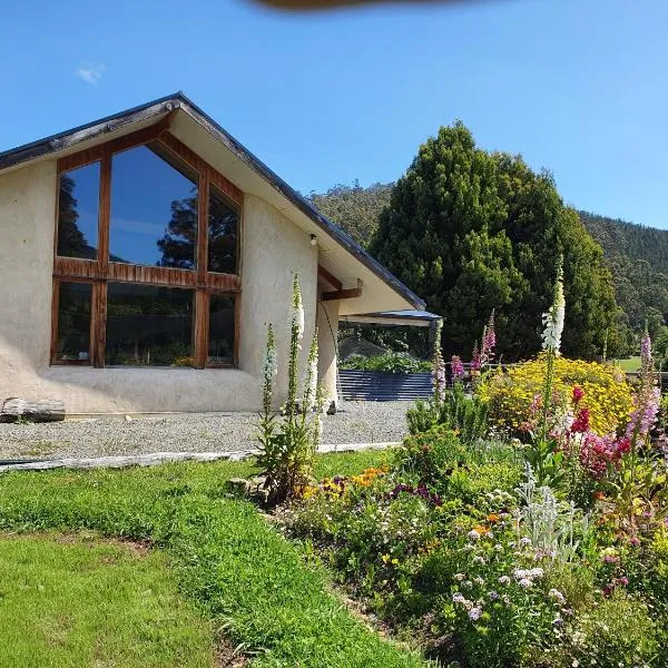 Huon Valley retreat in Nicholls Rivulet，位于Gardners Bay的酒店