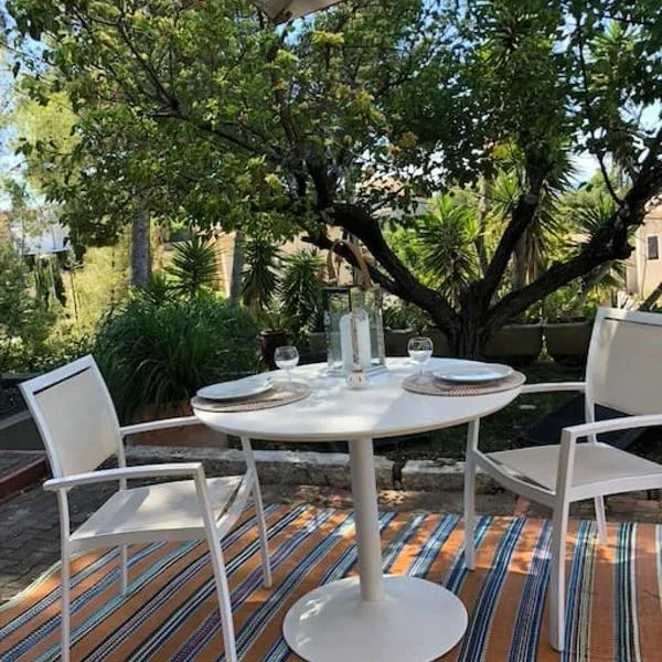 T2 - Rez de Jardin, proche de la mer，位于卡尔特汉的酒店