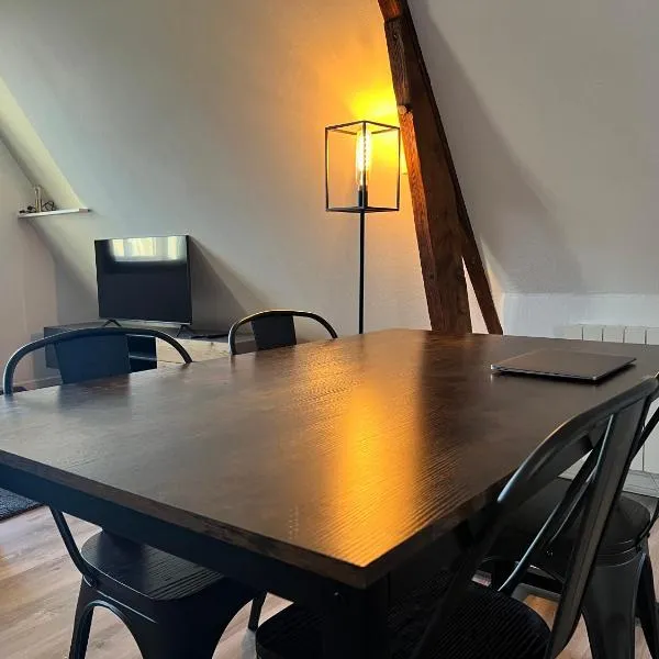 Le héros - Central - Familial - Spacieux - Parking public proche，位于阿拉斯的酒店