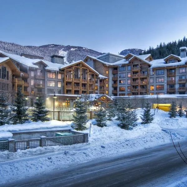 First Tracks Lodge, by Lodging Ovations，位于惠斯勒的酒店