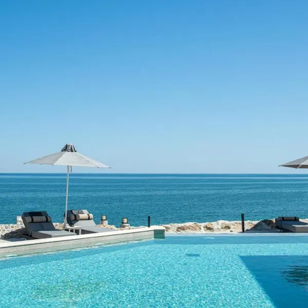 Akrotiri Olympus Luxury Suites - Adults Only，位于Limani Litochorou的酒店