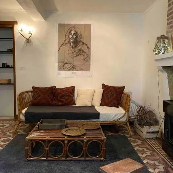Maisonnette de plain-pied plein cœur du perche，位于Igé的酒店