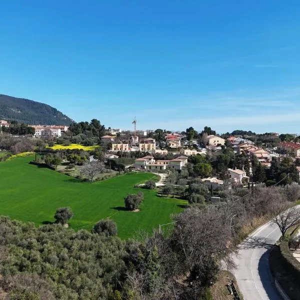 S333 – Sirolo, trilocale con terrazzo e posto auto，位于锡罗洛的酒店