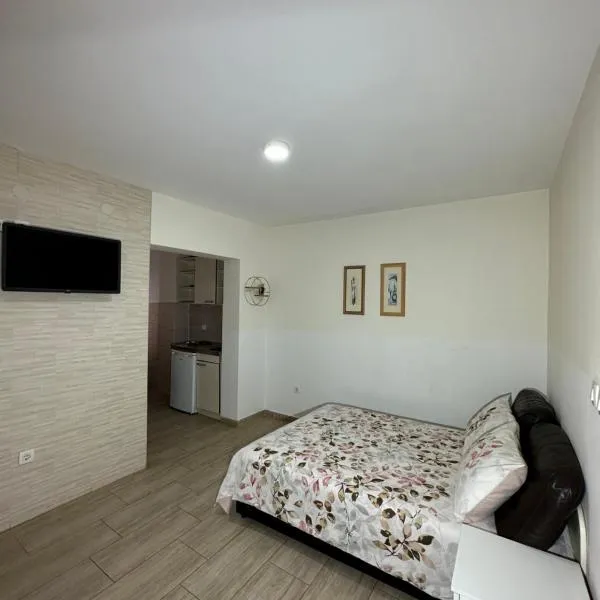 Apartmani Simona，位于布德瓦的酒店