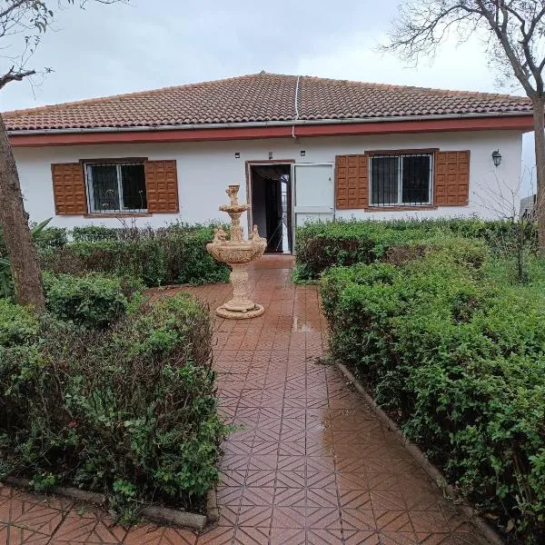 Casa Rural Chalet Venta del Aire Cortijo Terron，位于兰哈龙的酒店