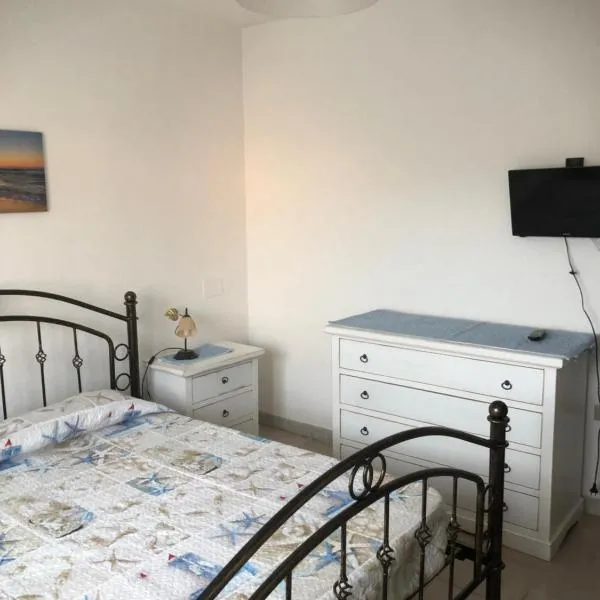 Blue Apartment，位于La Maddalena的酒店