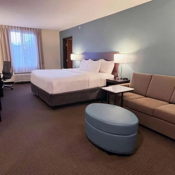 La Quinta Inn & Suites by Wyndham Wenatchee，位于Orondo的酒店