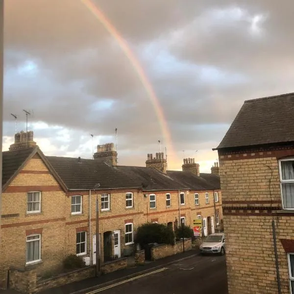 Stamford - Entire flat，位于利丁顿的酒店