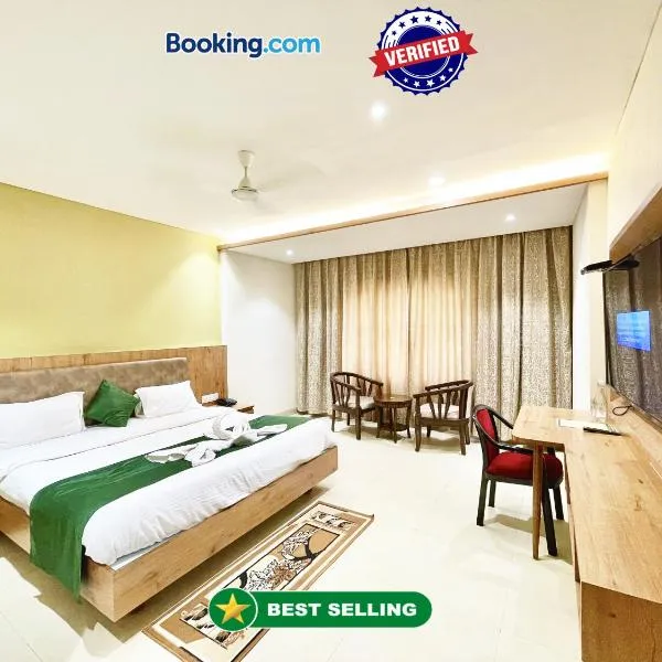 Hotel ROCKBAY, Puri Swimming-pool, near-sea-beach-and-temple fully-air-conditioned-hotel with-lift-and-parking-facility，位于普里的酒店