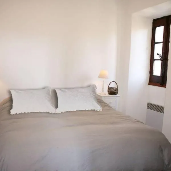 Charme du village-Plage à 10mn,位于科尔巴拉的酒店