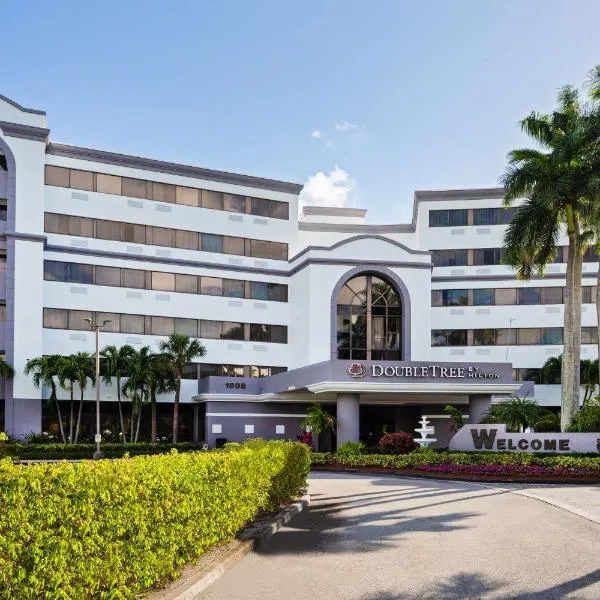 DoubleTree by Hilton Hotel West Palm Beach Airport，位于棕榈滩海岸的酒店