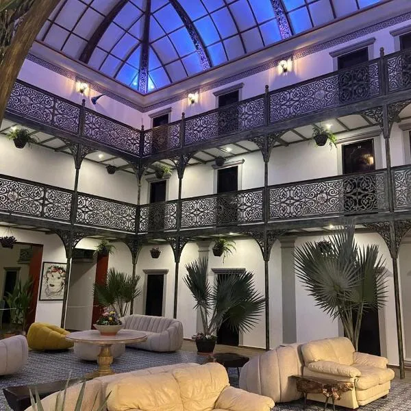Hotel Tierra Marina Centro Historico，位于Barrón的酒店