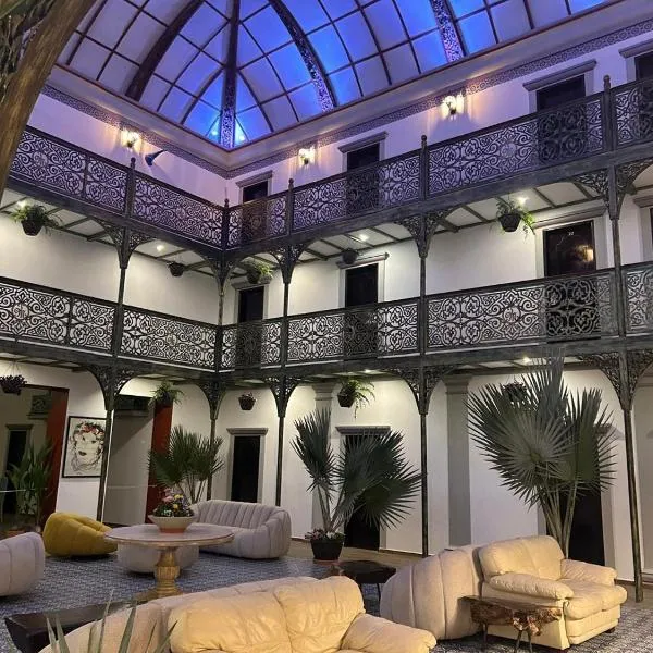 Hotel Tierra Marina Centro Historico，位于马萨特兰的酒店