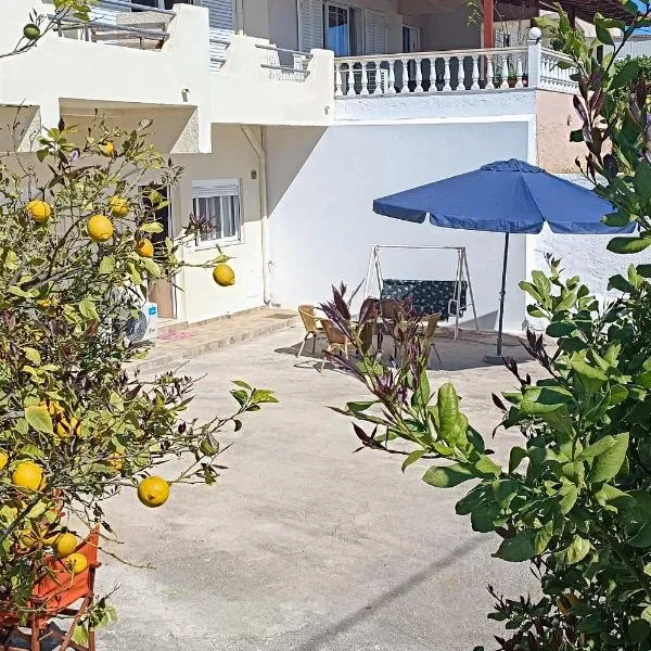 Rhodes Volkshaus，位于阿凡杜的酒店