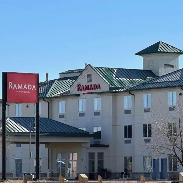Ramada by Wyndham Estevan，位于Estevan的酒店