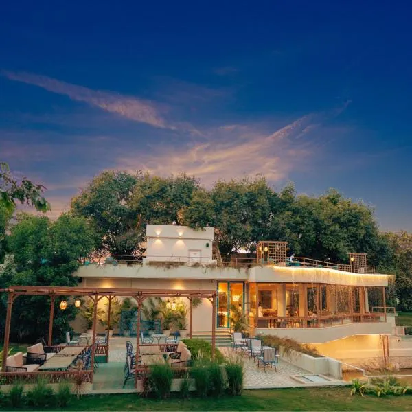 Giovanni Village Resort，位于博帕尔的酒店