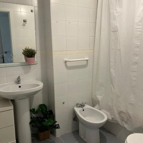 cuki habitacion baño privado，位于梅里那德奥拉菲的酒店