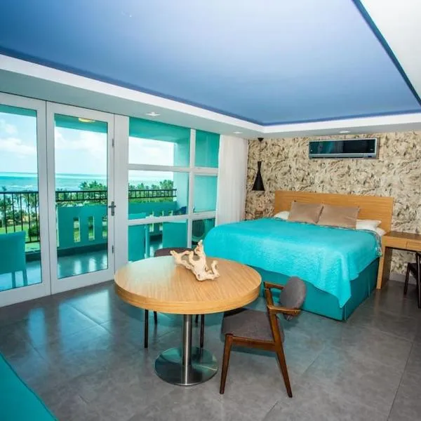 Enchanted 8 Jewel Luquillo Beachfront - Pool，位于卢基约的酒店