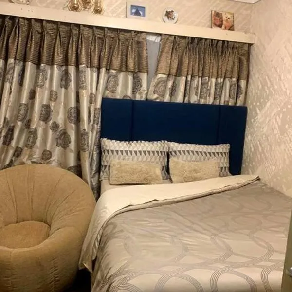 De Gold Nest-opposite USA Embassy (entire condo)，位于内罗毕的酒店
